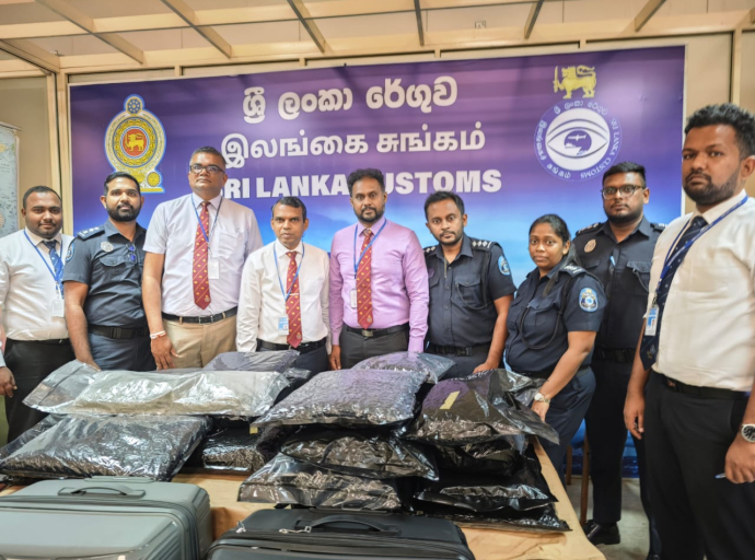 මත්ද්‍රව්‍ය තොගයක් සමග විදෙස් ජාතිකයන් දෙදෙනෙකු ගුවන්තොටුපළේදී අත්අඩංගුවට 